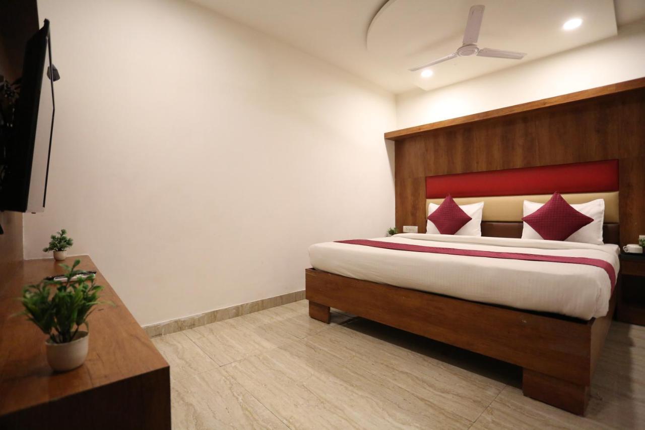 Hotel Sm Suits Near Delhi Airport-Unit By Grand Urban Luxury Νέο Δελχί Εξωτερικό φωτογραφία