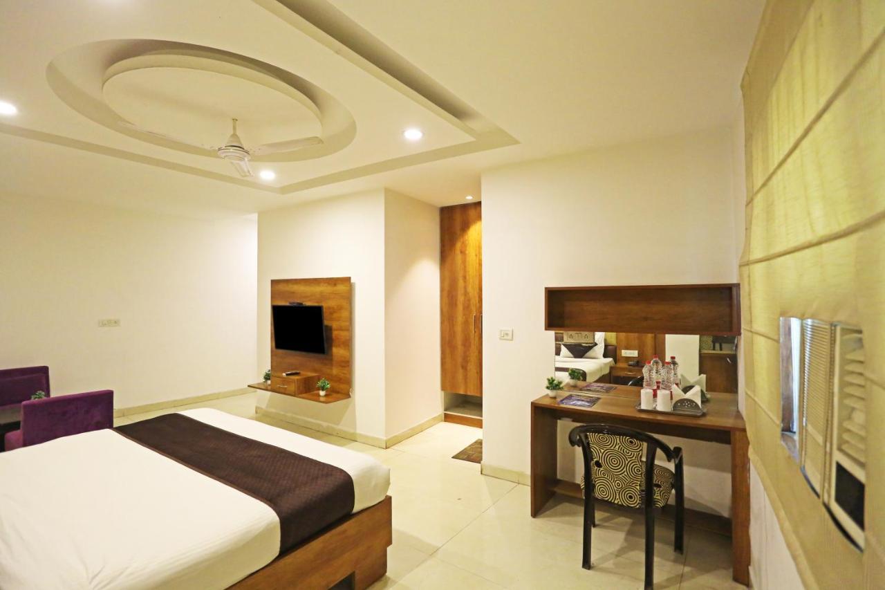 Hotel Sm Suits Near Delhi Airport-Unit By Grand Urban Luxury Νέο Δελχί Εξωτερικό φωτογραφία