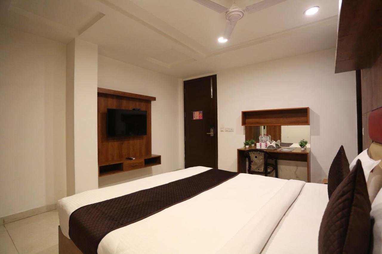 Hotel Sm Suits Near Delhi Airport-Unit By Grand Urban Luxury Νέο Δελχί Εξωτερικό φωτογραφία
