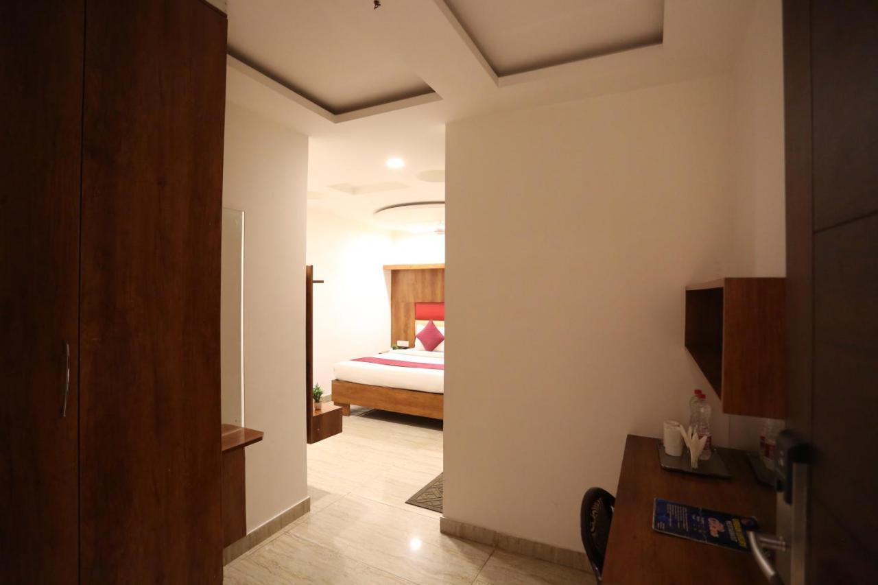 Hotel Sm Suits Near Delhi Airport-Unit By Grand Urban Luxury Νέο Δελχί Εξωτερικό φωτογραφία